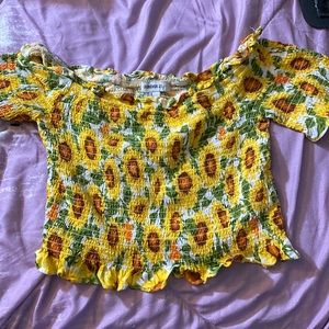 Yellow Floral cropped short sleeve shirt